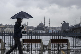 Valilik, İstanbul'un bayramda soğuk ve yağışlı havanın etkisine gireceğini açıkladı