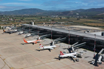 İzmir Adnan Menderes Havalimanı’ndaki teknik arıza nedeniyle 7 uçak Milas-Bodrum Havalimanı’na iniş yaptı