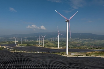 Yenilenebilir enerjide yatırım süresinin yarıya inmesi 2035 hedeflerine giden yolu açıyor