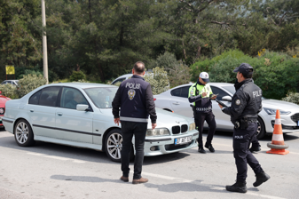 Ramazan Bayramı yoğunluğunun yaşandığı Bodrum'a bir günde 25 bin araç giriş yaptı