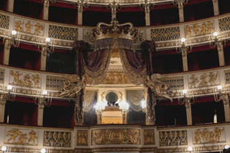 Dünyanın en eski opera sahnelerinden Teatro di San Carlo, 290'ıncı yaşını kutlamaya hazırlanıyor