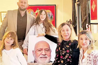 Gastronomi dünyasının duayeni Arif Develi’nin ailesi bayramın ilk günü kabrini ziyaret etti ve onun anısını yaşattı