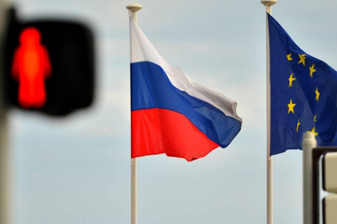 AB, Rusya'dan petrol ithalatını tamamen yasaklayacak teklifi erteledi