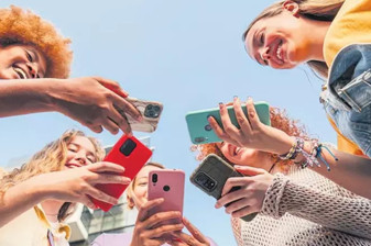 Z kuşağı navigasyon ve dijital mesajlaşma nedeniyle yön bulma ve kelime dağarcığını kaybediyor