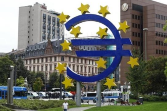 Euro Bölgesi'nde ekonomik güven endeksi martta düştü