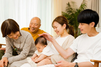 Japonya boşanma sonrası ortak velayete izin veren yeni yasayı kabul etti