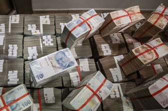 Bankacılık sektöründe mevduat gerilerken kredi hacmi artışını sürdürdü