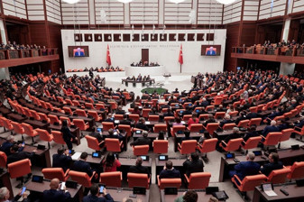 Ekonomiye ilişkin düzenlemeleri içeren kanun teklifi TBMM Genel Kurulunda kabul edildi, elmasa ÖTV tekliften çıkarıldı, bedelli askerlik zamlandı