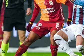 Galatasaray'ın Brezilyalı futbolcusu Gabriel Sara, sol ayak bileğinden sakatlandı