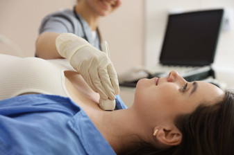 Tiroit kanseri ameliyatsız ve hızlı şekilde tedavi edilebiliyor