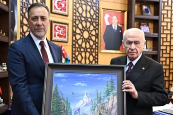 MHP, İstanbul İl Teşkilatı ve 39 ilçe teşkilatını feshetti; eski Silivri Belediye Başkanı Volkan Yılmaz yeni il başkanı oldu