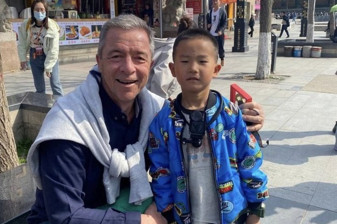 Türk profesörün Çinli minikle sohbeti yürek ısıttı