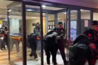 Beşiktaş'ta araç kiralama şirketindeki 14 aracı etkileyen yangına ilişkin 11 şüpheli yakalandı