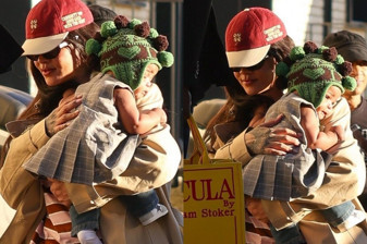 Rihanna kızı ile Paris gezmesinde