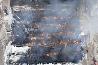Ankara'da büyük mobilya deposu alev alev yandı