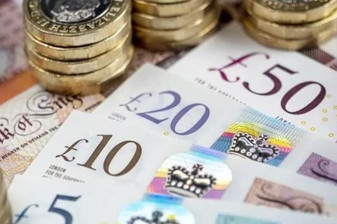 İngiltere ekonomisi şubatta beklentilerin üzerinde büyüdü