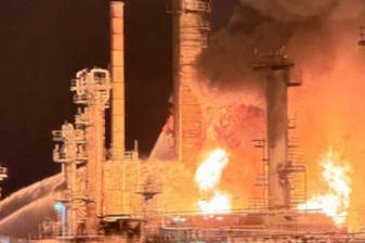 Avustralya'nın yakıt ihtiyacının yüzde 10'unu karşılayan petrol rafinerisinde yangın çıktı