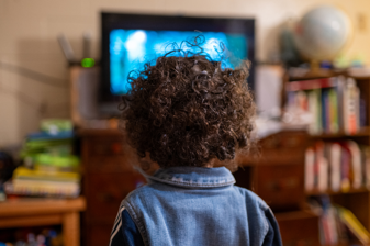 Peş peşe iki okul saldırısı gözleri şiddet içerikli televizyon yapımlarına çevirdi, markalar şiddet içerikli dizilere reklamı kesti