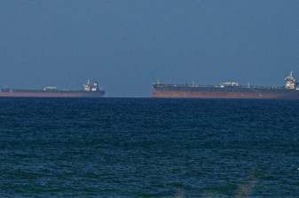 Hürmüz Boğazı'nda iki Hint gemisine ateş açıldı ve zorla geri döndürüldü