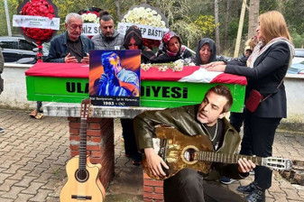 Şarkıcı Rıza Tamer gitarıyla son yolculuğuna uğurlandı