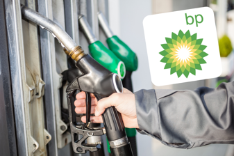 İklim hedeflerinden geri adım atan BP’de kriz çıktı, yatırımcılar yönetim kuruluna karşı bayrak açtı