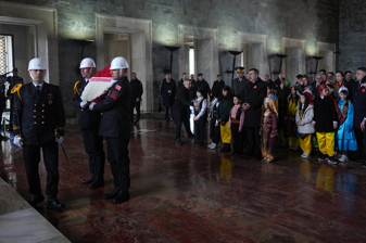 Milli Eğitim Bakanı Yusuf Tekin, öğretmen ve öğrencilerle Anıtkabir'i ziyaret etti