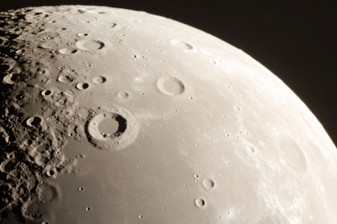 Çin, Ay'dan toplanan numunelerde iki yeni mineralin varlığını keşfetti