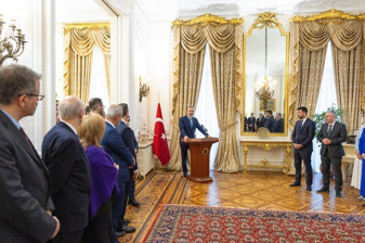 Bakan Fidan, İngiltere'de Türk iş insanlarıyla buluştu