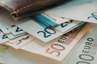 Euro Bölgesi'nde mevsim etkisinden arındırılmış işsizlik oranı mart ayında yüzde 6,2'ye indi