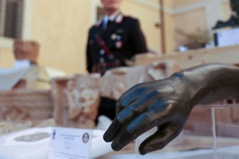 ABD, İtalya’dan kaçırılan 337 antik eseri iade etti