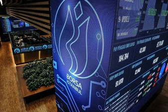 BIST 100 endeksi ilk kez 15 bin puanın üzerine çıktı, günü rekorla tamamladı