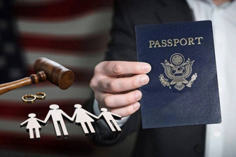 ABD'de çocuğunun nafakasını ödemeyenin pasaportu iptal olacak