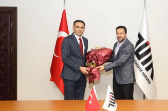 TÜİK'te devir teslim töreni gerçekleşti; Erhan Çetinkaya, başkanlık görevini Mehmet Arabacı'ya devretti