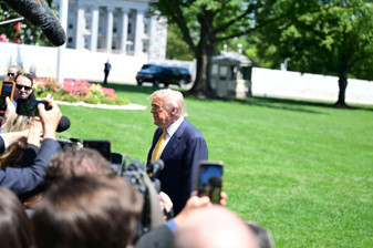 ABD Başkanı Trump'tan, İran'a "ya anlaşma yaparsınız ya da yok edilirsiniz" tehdidi