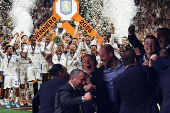 Prens William'ın koyu taraftarı olduğu Aston Villa, İstanbul'daki Avrupa Ligi finalinde Freiburg'u yenerek şampiyon oldu