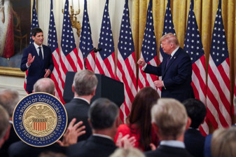 Fed'in yeni başkanı Kevin Warsh Beyaz Saray'daki törende yemin ederek görevine başladı, reform odaklı liderlik vadetti