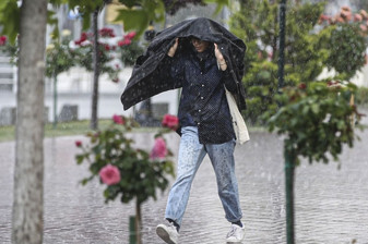 Meteoroloji, bazı iller için kuvvetli gök gürültülü sağanak uyarısında bulundu