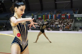 Dünya Challenge Kupası’nda Türk imzası, Hatice Gökçe Emir çember aletinde gümüş madalya kazandı