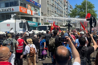 CHP Grup Başkanı Özgür Özel'in İzmir mitingi öncesi polis müdahalesi