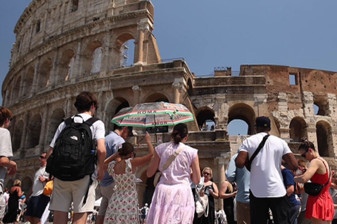 Roma’da turistler ve kent sakinlerine sıcak hava sürprizi
