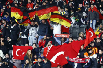 Almanya'daki 4 milyon gurbetçiye 'şifreli' Dünya Kupası eziyeti