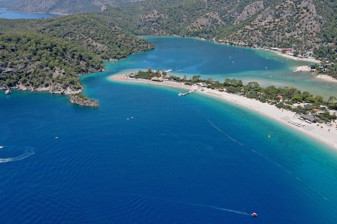 Fethiye Kumburnu Plajı'na turistlerden yoğun ilgi