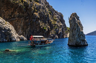Antalya'nın mavi yolculuk rotası tatilcileri ağırlıyor