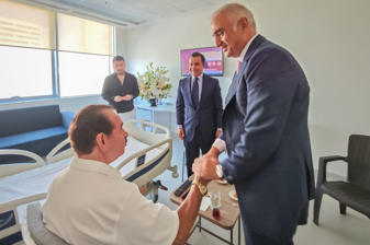 Bakan Ersoy'dan Tatlıses'e geçmiş olsun ziyareti