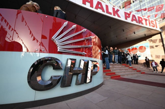 CHP'de MYK toplandı, bazı il örgütleri feshedildi, bazı il başkanları görevden alındı
