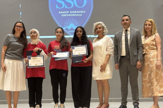 Sakıp Sabancı Eğitim Ödülleri kapsamında ortaokul öğrencilerine ödül verildi