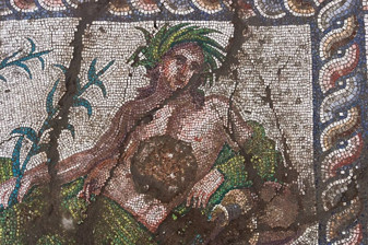 Aspendos'ta 3. yüzyıla ait nehir tanrısı 'Genç Eurymedon' tasviri bulundu