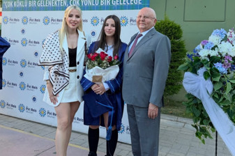 Arkas ailesinde mezuniyet sevinci, Lucien ve Merve Arkas’ın kızları törenle mezun oldu