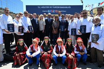 Van’da dokuz gün sürecek kültür, sanat ve lezzet şöleni başladı