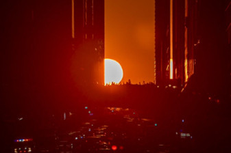New York'ta yılın son 'Manhattanhenge'si